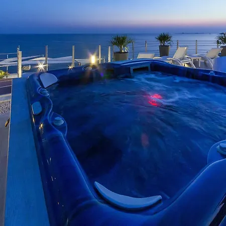 Attico Blue Heaven *