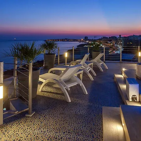 Attico Blue Heaven *